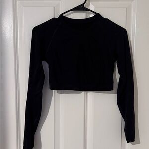 Alphalete Midnight Black Long Sleeve Crop Top